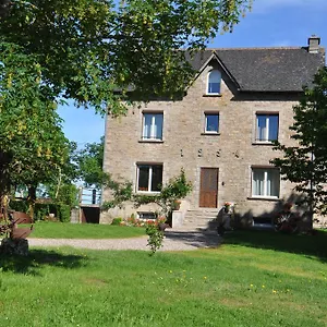 Couette-café Capel, Salles-Curan